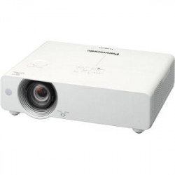 Panasonic PT VX510U - XGA 3LCD Projector with Speaker - 5500 lumen