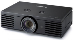 Panasonic PT AE2000U - Full HD ( ) 1080p LCD Projector - 1500 lumen